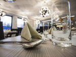Restauracja Hotelu Riverside***<p>Lśniące srebrne sztućce, kryształowo czyste szklanki i pachnący, wyprasowany obrus... Do tego pyszny posiłek!<p>