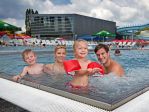 Termalne baseny zewnętrzne<p>Termalne baseny zewnętrzne przy Hotelu AquaCity świetnie zrelaksują Twoje ciało o każdej porze roku. Możesz skorzystać z fantastycznych wodnych masaży, grzybków wodnych i innych atrakcji, które specjalnie na Ciebie czekają tutaj na Słowacji.<p>
